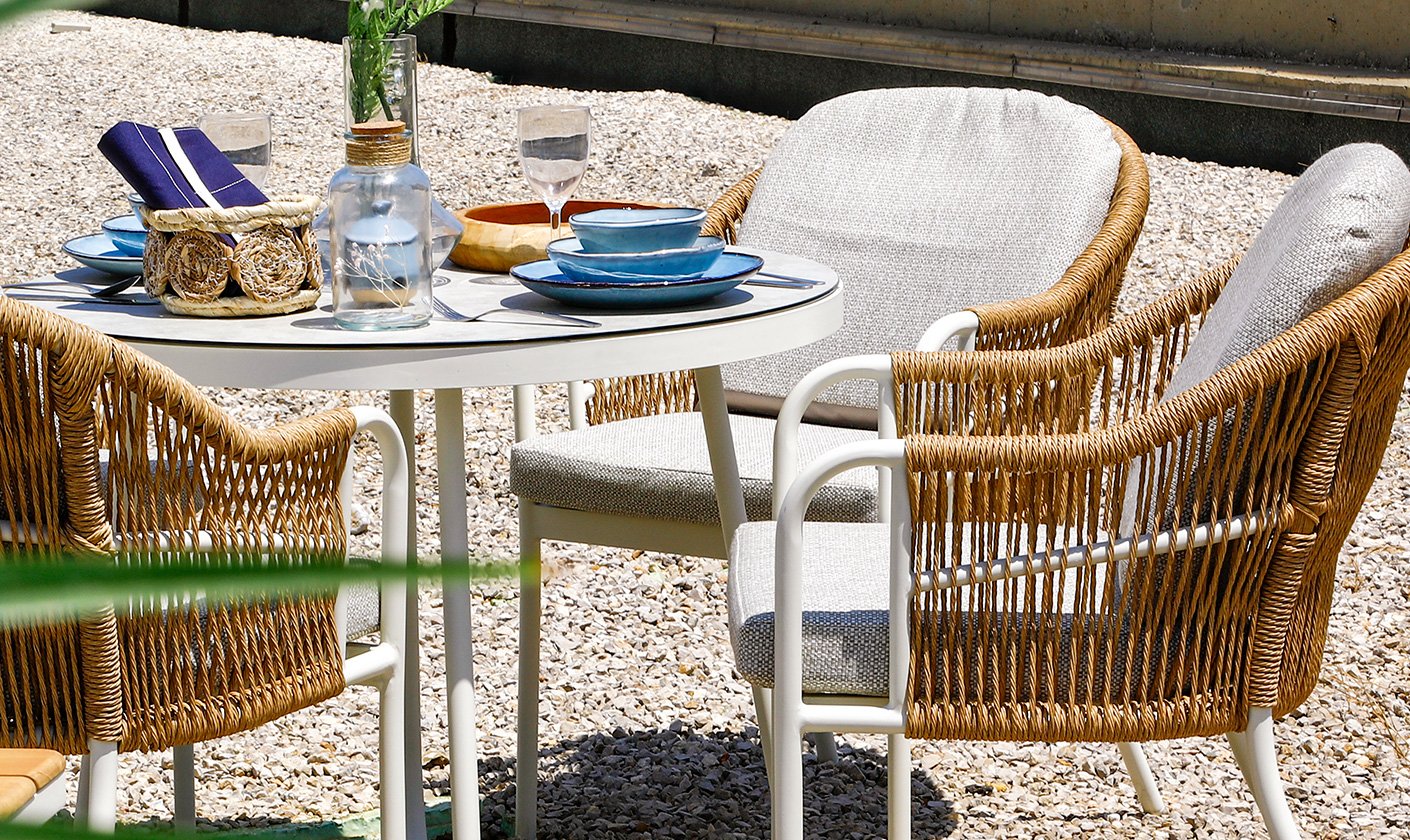 Stylish decor with lanterns, candles, and accents to brighten up your home and elevate every occasion.